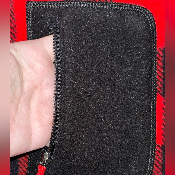 ❤️🖤Chaps Sport Buffalo Plaid fleece vest with long mock neck. Size Large.🖤❤️ - Picture 5 of 10